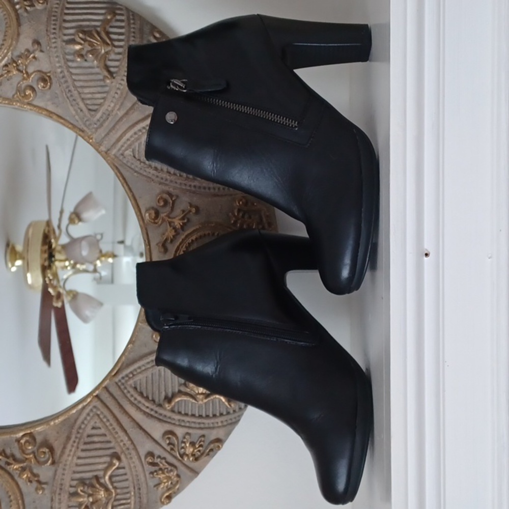 Like New🌟Rizzoli Elegant Black High Heel Leather Ankle Boots W-7.5